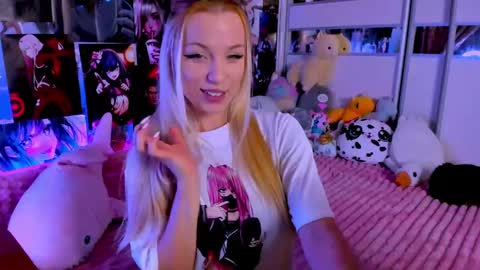 Snapshot of cuttie_ponyy chatting on 12/26/24, 09:37 Nora online show from 12/26/24, 09:37