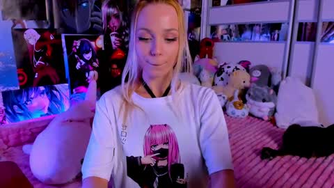 Snapshot of cuttie_ponyy chatting on 02/16/25, 12:30 Nora online show from 02/16/25, 12:30