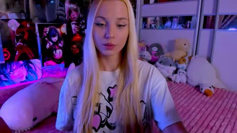 Snapshot of cuttie_ponyy chatting on 10/28/25, 09:17 Nora online show from 10/28/25, 09:17