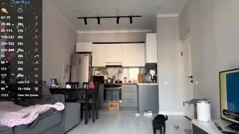 Akemi online show from 09/18/25, 09:33