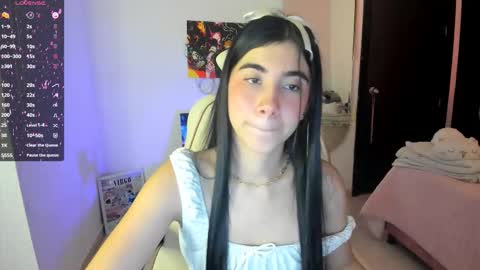 Snapshot of cyber_lizz chatting on 11/24/25, 11:37 Liz online show from 11/24/25, 11:37