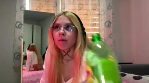 cyber_shawtyz online show from 05/13/26, 08:44