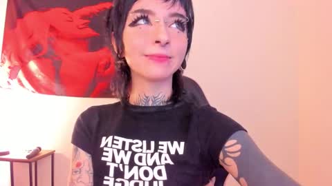 cel I am independent Help me reach 200 thumbs up uwu online show from 03/13/26, 03:57