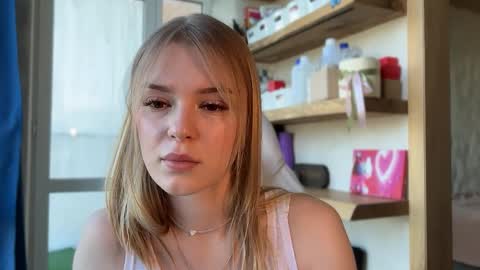Im Emi streaming with my friend Reyna today online show from 05/17/26, 01:18