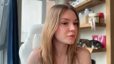 Im Emi streaming with my friend Reyna today online show from 05/29/26, 12:58