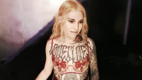 Snapshot of cybertrouble_ chatting on 02/13/25, 02:12 Nikki online show from 02/13/25, 02:12