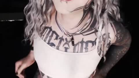 Nikki online show from 07/01/26, 12:56