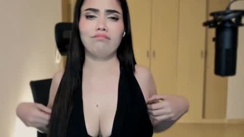 Snapshot of cyborgmuse chatting on 09/21/25, 04:14 cyborgmuse online show from 09/21/25, 04:14