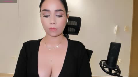 Snapshot of cyborgmuse chatting on 10/22/25, 06:24 cyborgmuse online show from 10/22/25, 06:24