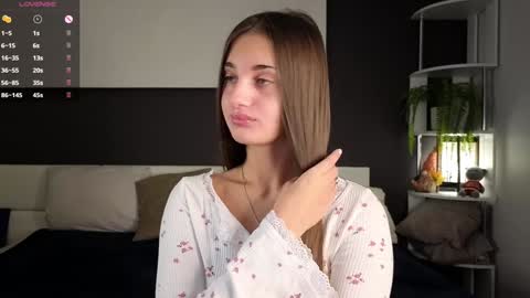 Isabella online show from 01/17/25, 01:04