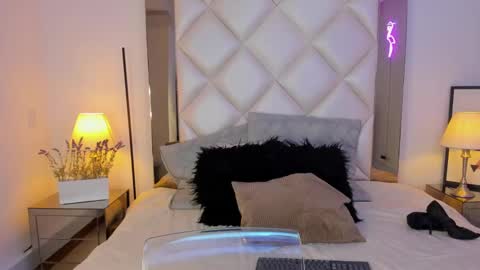 Kim online show from 12/21/24, 04:19