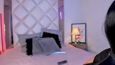 Kim online show from 01/14/25, 10:17