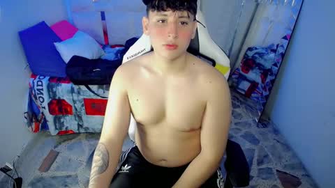 Snapshot of d_moneyy_ chatting on 12/21/25, 03:24 teddy online show from 12/21/25, 03:24