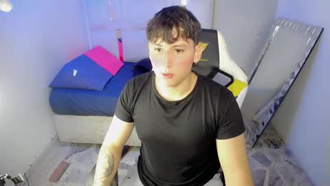 Snapshot of d_moneyy_ chatting on 12/23/25, 03:26 teddy online show from 12/23/25, 03:26