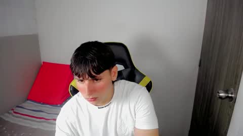 Snapshot of d_moneyy_ chatting on 02/23/26, 03:37 teddy online show from 02/23/26, 03:37