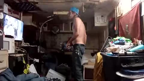 da692807 online show from 09/27/25, 01:54