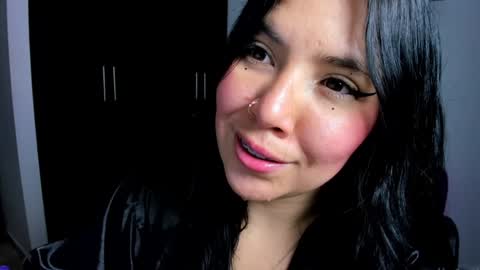 Snapshot of daahanna_ chatting on 01/21/25, 04:10 Ailyn online show from 01/21/25, 04:10