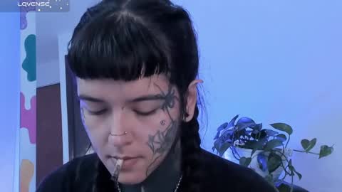 Snapshot of daarlene chatting on 03/11/25, 10:29 Darlene online show from 03/11/25, 10:29