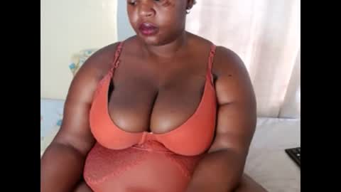 dackchoc21 online show from 11/18/25, 09:25