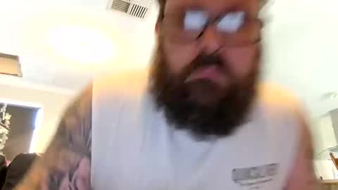 Snapshot of daddibear666 chatting on 12/20/25, 03:57 daddibear666 online show from 12/20/25, 03:57