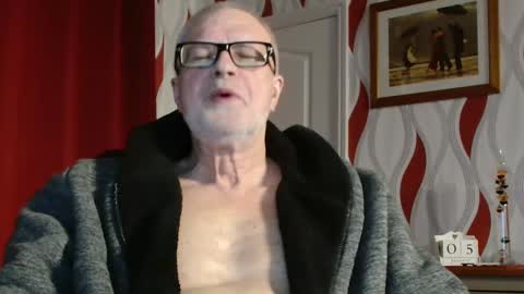 Snapshot of daddiescockforyou chatting on 01/05/25, 08:42 Brian ... online show from 01/05/25, 08:42