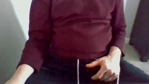 Snapshot of daddnextdoor chatting on 12/17/25, 09:32 daddnextdoor online show from 12/17/25, 09:32