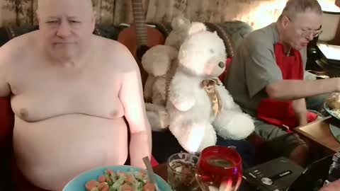 Daddy online show from 11/12/25, 04:13