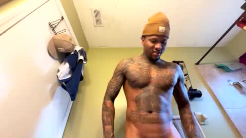 sexy tatted king bbc online show from 10/26/25, 01:28