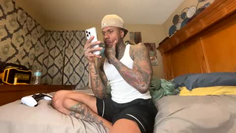 sexy tatted king bbc online show from 11/24/25, 04:56