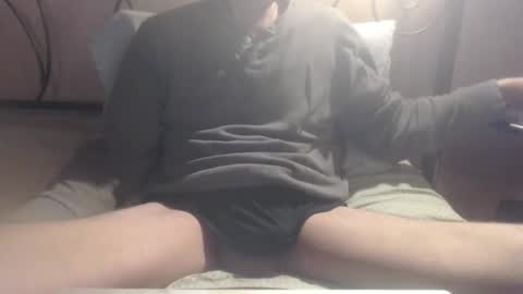 Snapshot of daddylove2017 chatting on 12/31/24, 02:36 alby online show from 12/31/24, 02:36