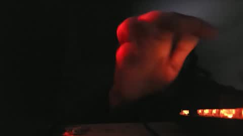 Snapshot of daddyscumslut211 chatting on 12/17/25, 05:02 fairylee21 online show from 12/17/25, 05:02