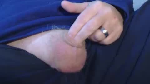 Snapshot of daddysmalls_55 chatting on 12/16/25, 04:23 daddysmalls online show from 12/16/25, 04:23