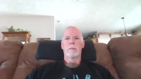 Snapshot of daddysmk chatting on 11/01/25, 05:37 daddysmk online show from 11/01/25, 05:37