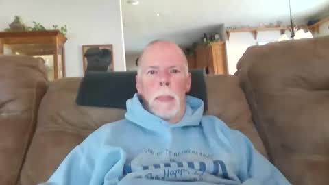 Snapshot of daddysmk chatting on 12/03/25, 08:51 daddysmk online show from 12/03/25, 08:51