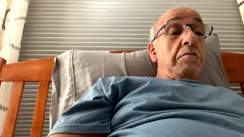 Snapshot of daddyweis chatting on 11/20/25, 02:45 daddyweis online show from 11/20/25, 02:45