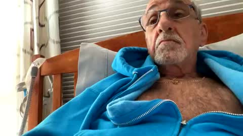 Snapshot of daddyweis chatting on 06/06/26, 03:44 daddyweis online show from 06/06/26, 03:44