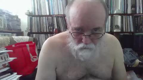 Snapshot of dadpigslut2 chatting on 01/17/25, 11:40 dadpigslut online show from 01/17/25, 11:40
