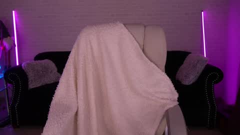 Snapshot of daenerys_daen chatting on 01/06/25, 08:14 daenerys_daen online show from 01/06/25, 08:14