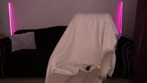 Snapshot of daenerys_daen chatting on 02/28/25, 07:37 daenerys_daen online show from 02/28/25, 07:37