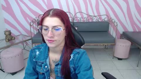 Snapshot of daffne_evans chatting on 11/19/25, 08:31 daffne evans online show from 11/19/25, 08:31