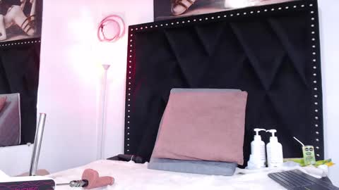 dafne_quenn online show from 02/15/25, 04:01
