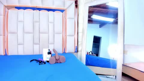 Dafnee online show from 10/01/25, 12:00