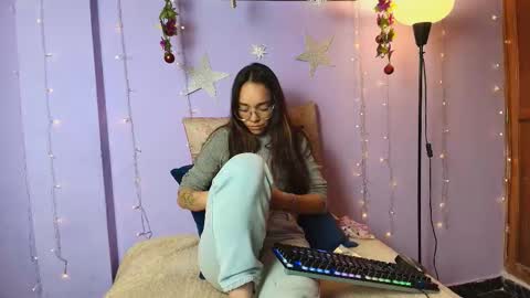 dafnemel online show from 12/22/25, 06:38