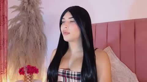 Dahiana online show from 10/23/25, 08:40