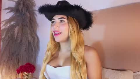 Dahiana online show from 10/30/25, 08:42