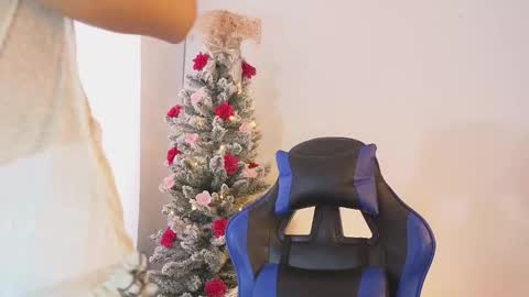 Dahiana online show from 12/14/25, 06:34