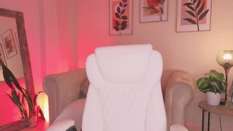 Dahiann Walcott online show from 04/16/26, 09:39