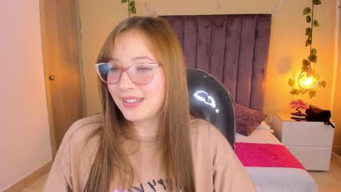 Dahlia online show from 11/08/25, 01:39