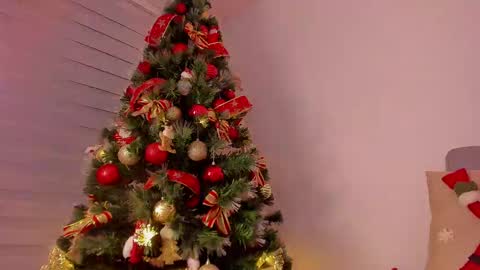 Dahli online show from 12/28/24, 03:47