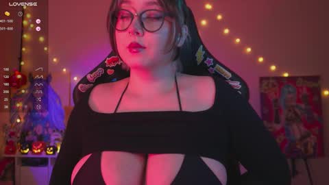 Snapshot of daien_halpert chatting on 10/30/25, 09:26 Cute DianaOnline mostly at 8pm-0000 am UK TimeTuesday and Wednesday off online show from 10/30/25, 09:26